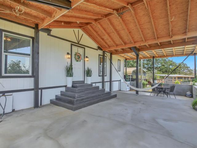 House for sale in Luling, Texas