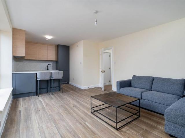 Apartment to rent in Bluebell, North Tipperary