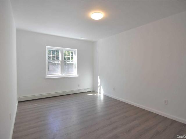 Townhouse for sale in Queens, Arverne