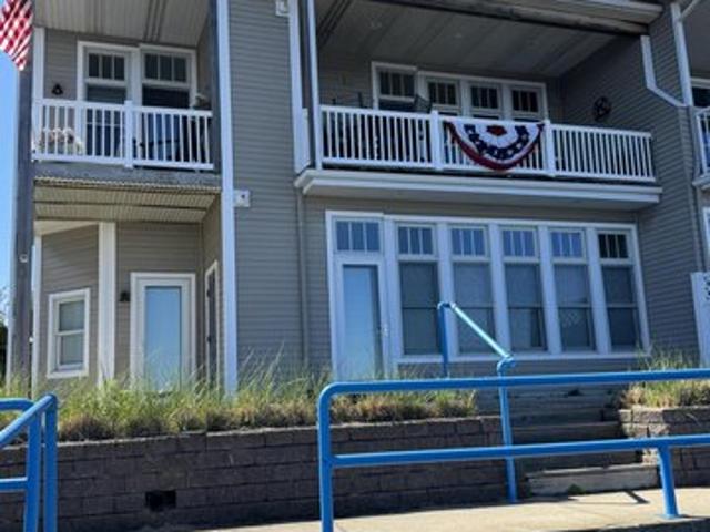 Condo for sale in Manistee, Michigan