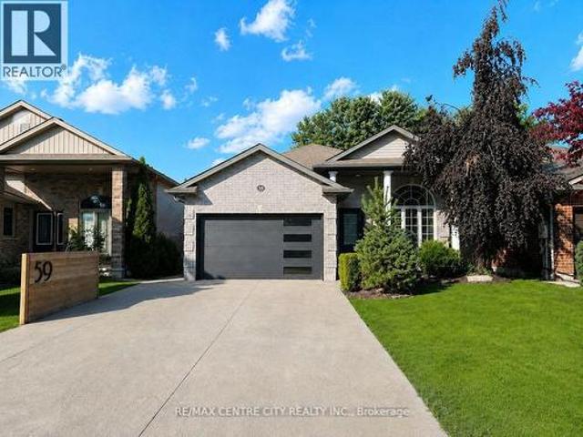 House for sale in Strathroy-caradoc, Ontario