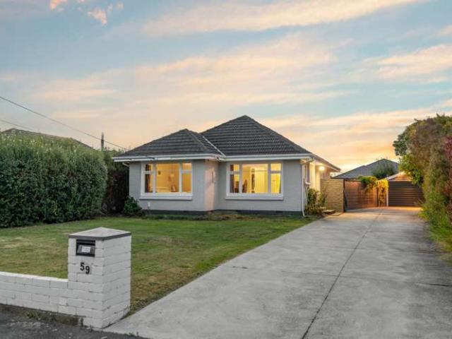 House for sale in Chaslands, Canterbury