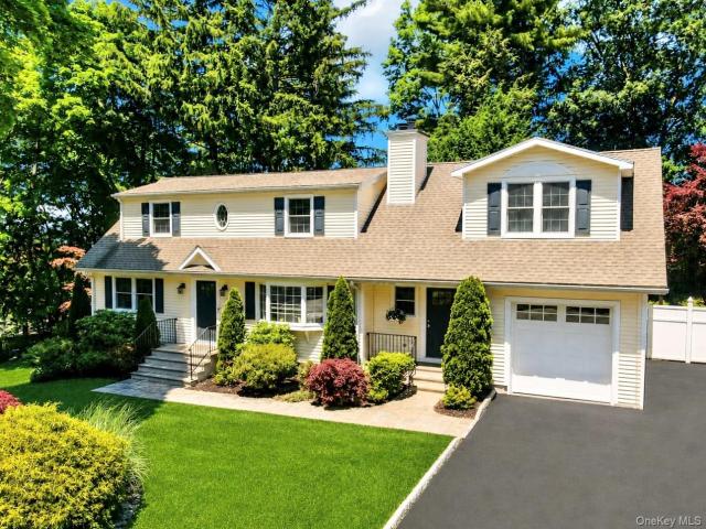 House for sale in Thornwood, New York