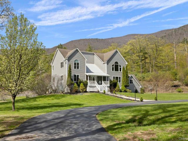 House for sale in Bloomington, New York