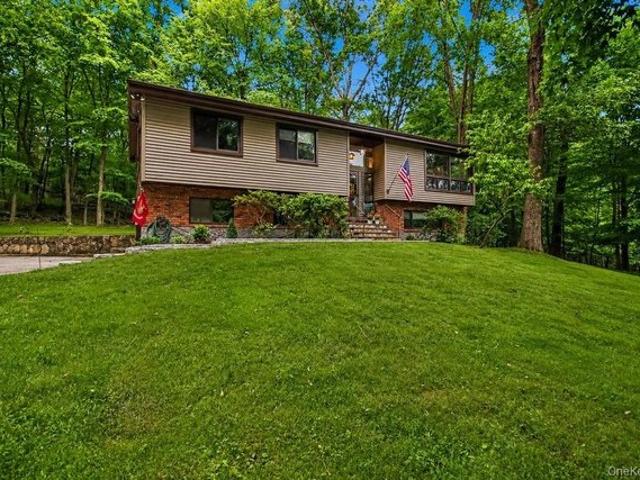 House for sale in Baldwin Place, New York