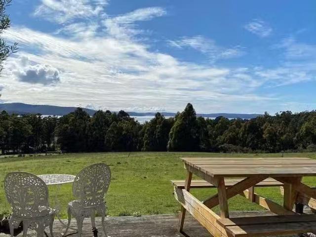House for rent in Birchs Bay, Tasmania