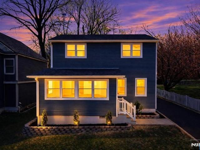 House for sale in Midland Park, New Jersey