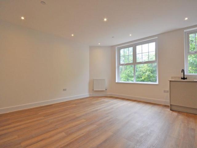 Apartment for rent in Allt-yr-yn, Wales