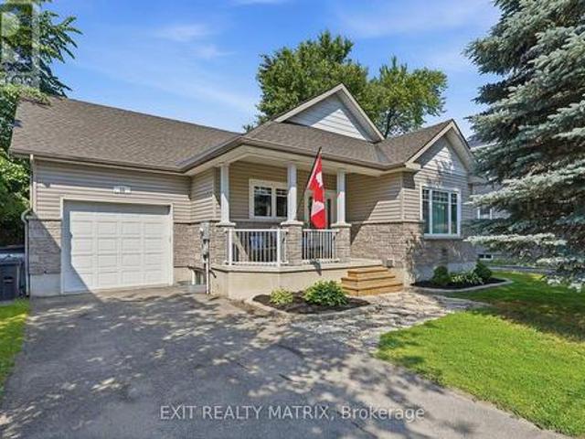 House for sale in Russell, Ontario