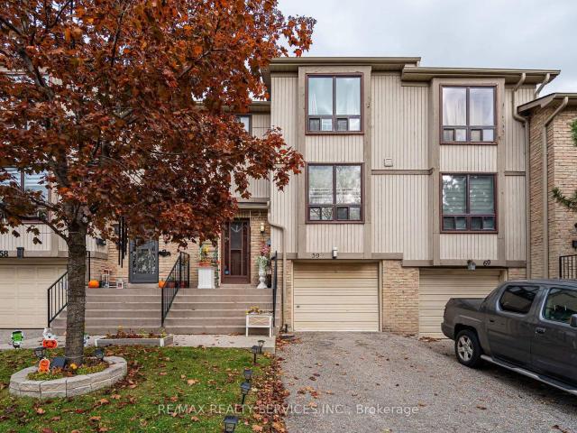 Condo for rent in Woburn, Ontario