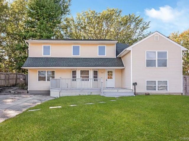 House for sale in Centereach, Town of Brookhaven