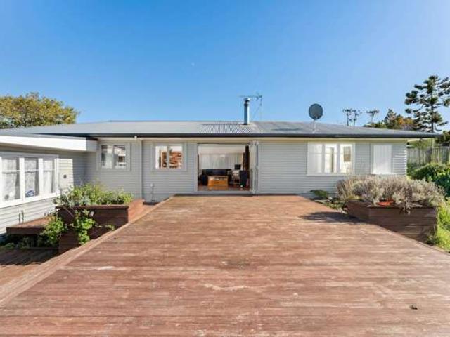 Property for sale in Paremoremo