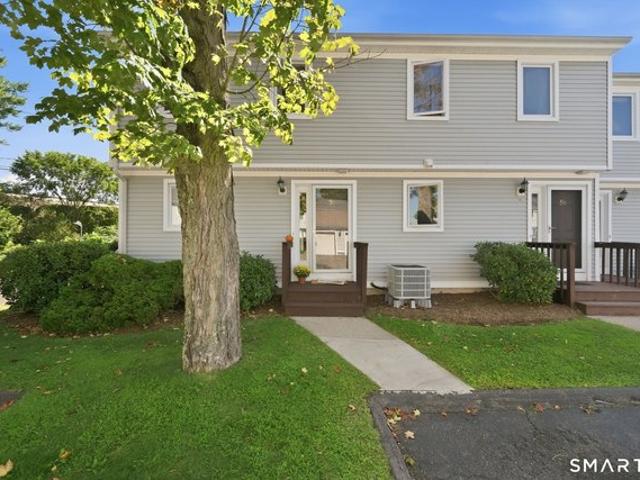 Townhouse for sale in East Hampton, Connecticut