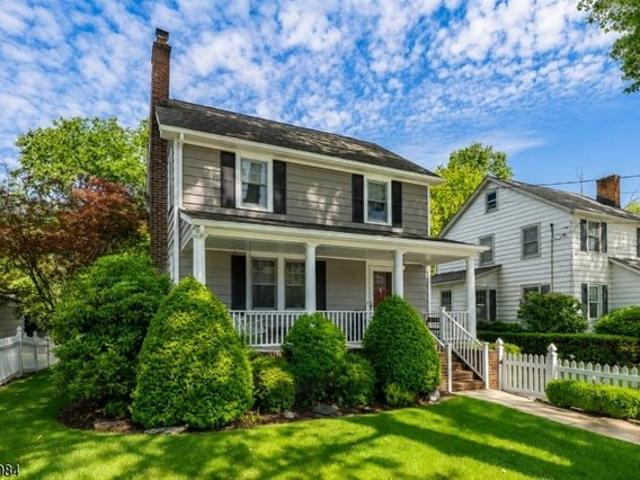 House for sale in Chatham, New Jersey