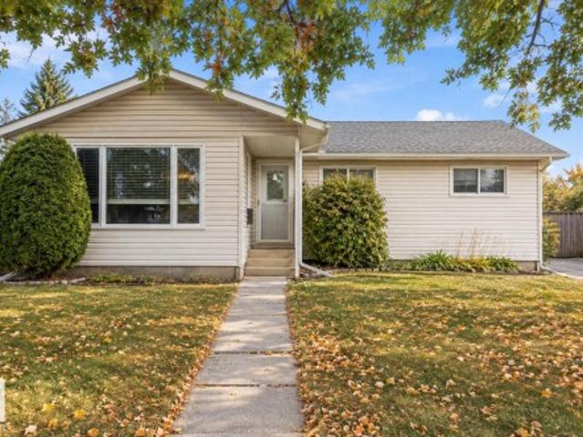 House for sale in Maplewood, Sherwood Park