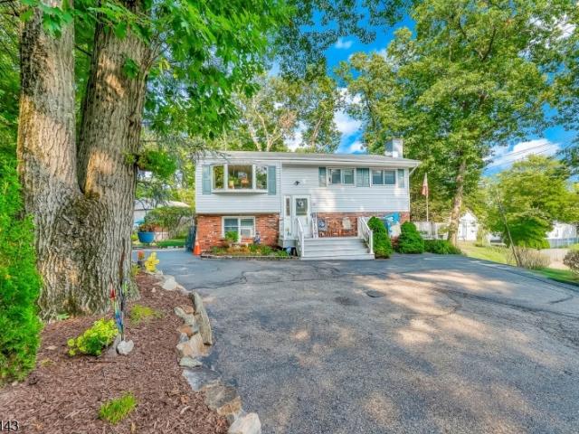 House for sale in Hopatcong, Sussex County