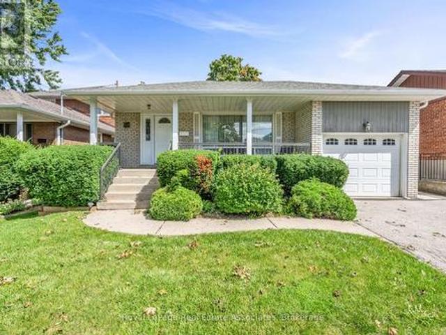 House for sale in Etobicoke Centre, Toronto