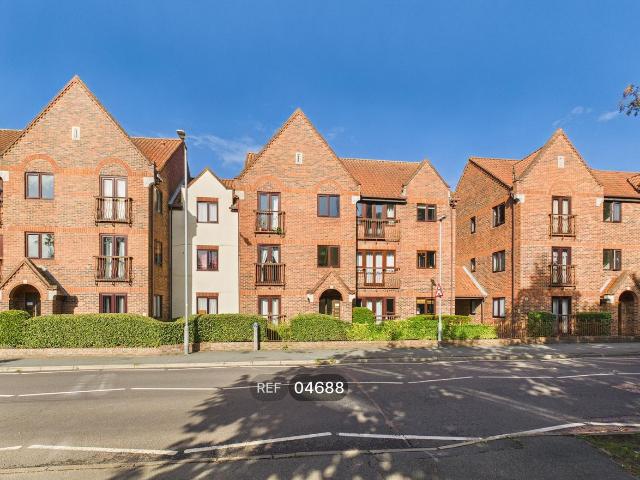 Apartment for rent in Highwoods, Fordham Heath