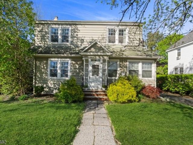 House for sale in Maywood, New Jersey