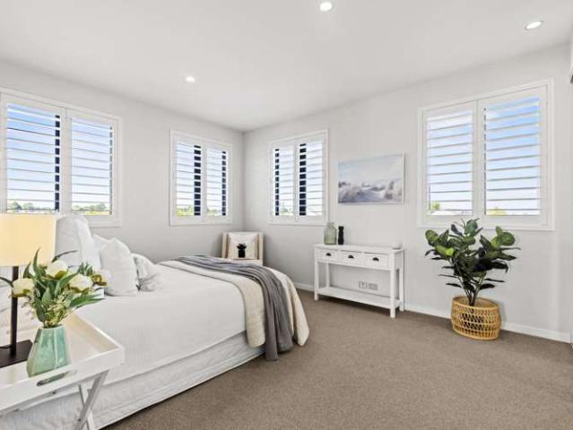 House for sale in Chaslands, Canterbury