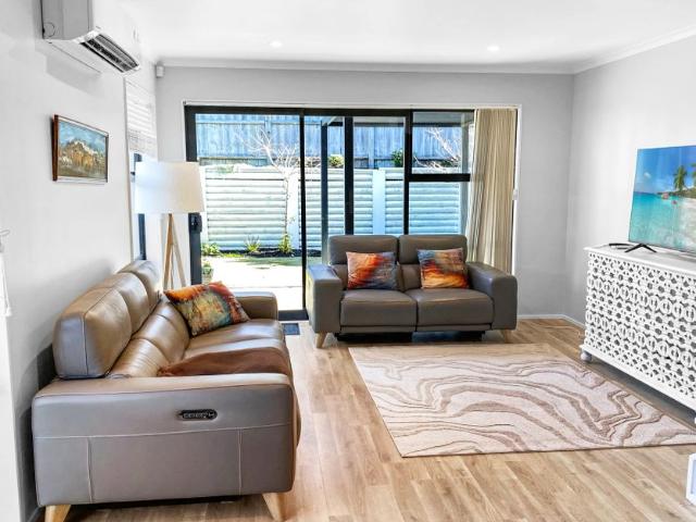 House for rent in Oratia