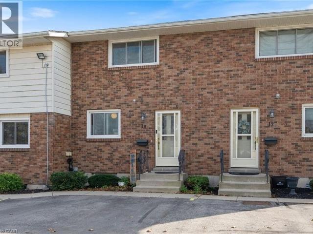 Townhouse for sale in Simcoe, Ontario