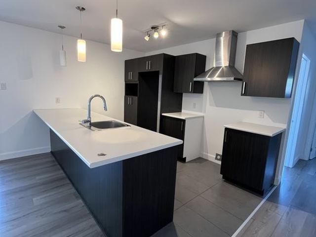 Apartment for rent in Saint-apollinaire, Quebec