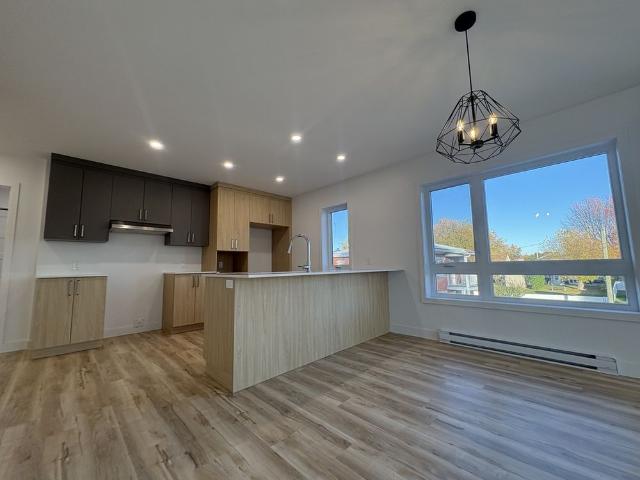 Apartment for rent in Acton Vale