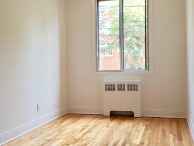 Apartment for rent in St. Leonard's, Quebec