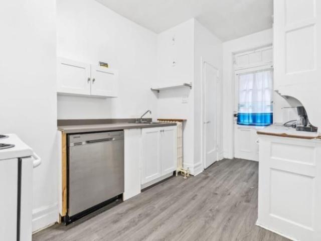 Apartment for rent in St. Leonard's, Quebec