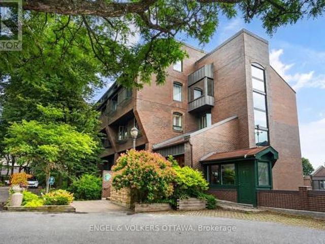 Condo for sale in Rideau-Rockcliffe, Ottawa