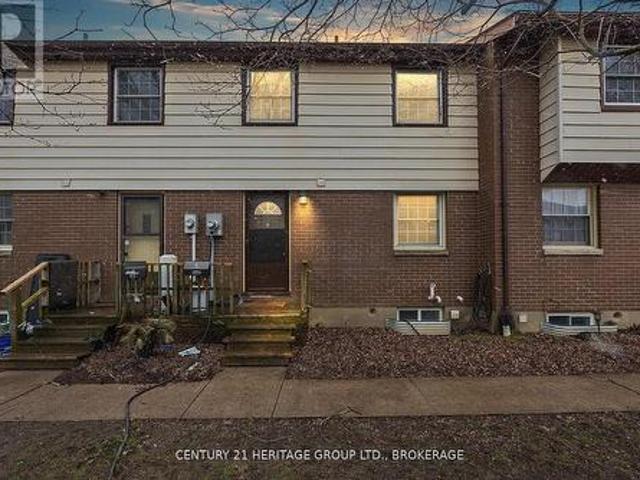 Townhouse for sale in Grenville Park, Kingston