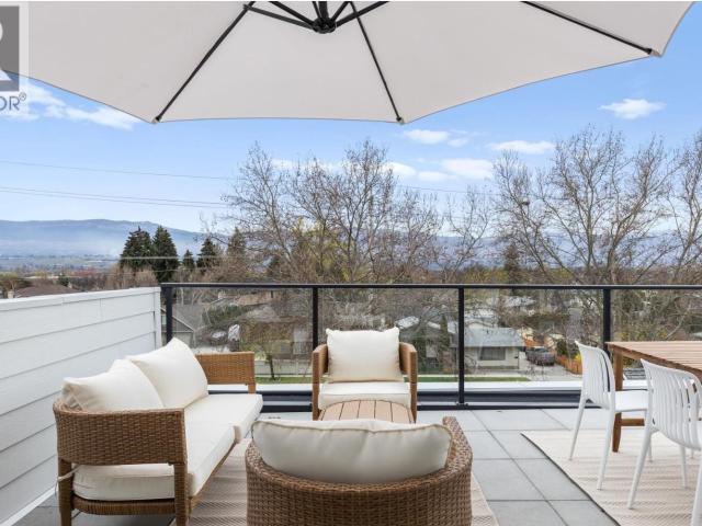 Townhouse for sale in Winfield, British Columbia