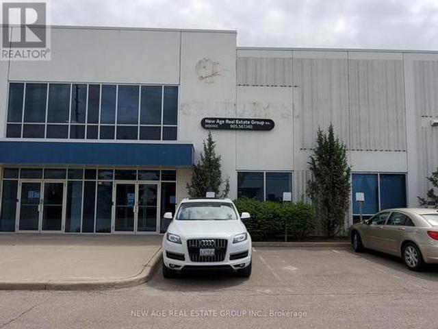 Commercial for rent in Ontario