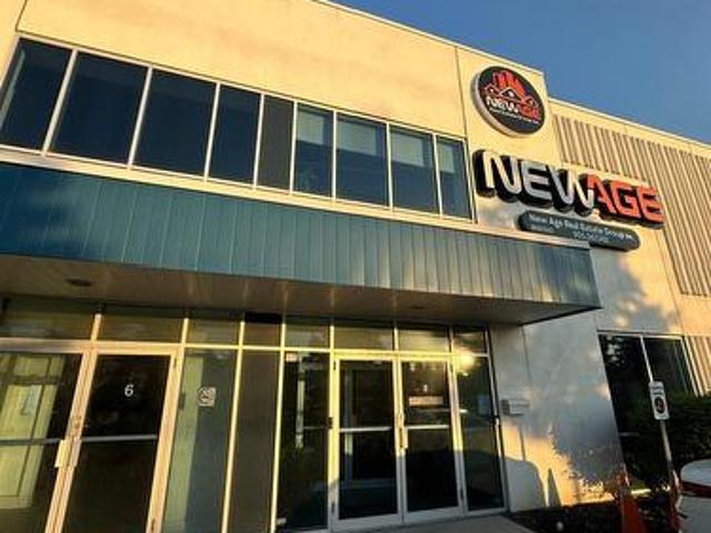 Commercial for rent in Ontario