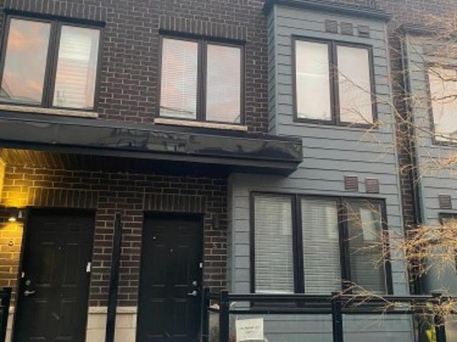 Townhouse for rent in Clarkson, Mississauga