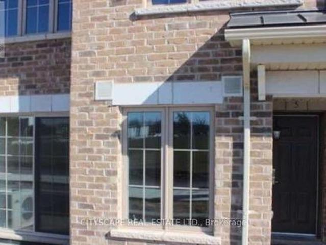 Townhouse for sale in Oakville, Ontario