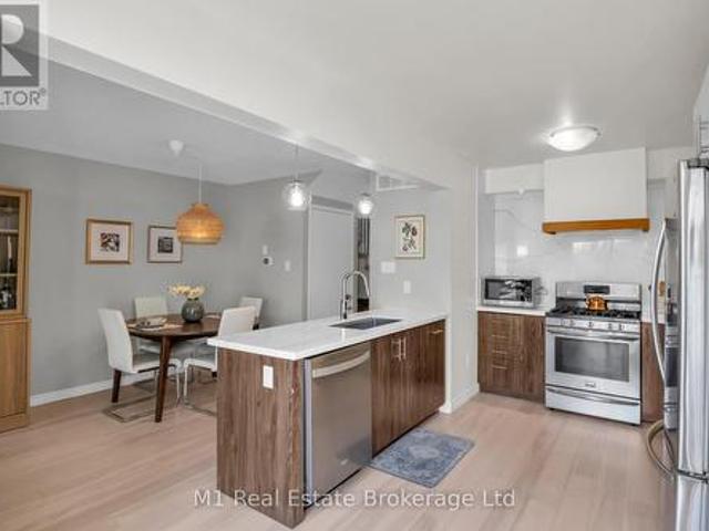 Townhouse for sale in Guelph, Ontario
