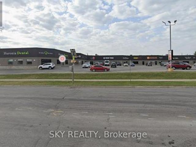 Commercial for rent in Barrie, Ontario