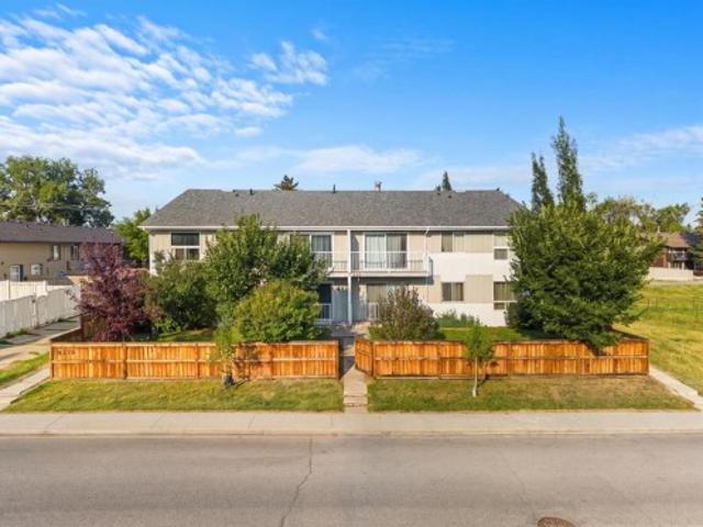 Condo for sale in Bowness, Calgary