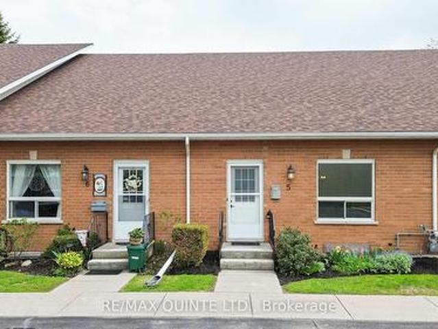 Townhouse for sale in Brighton, Ontario