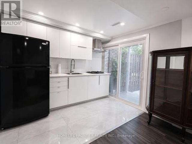 Townhouse for rent in Woburn, Ontario