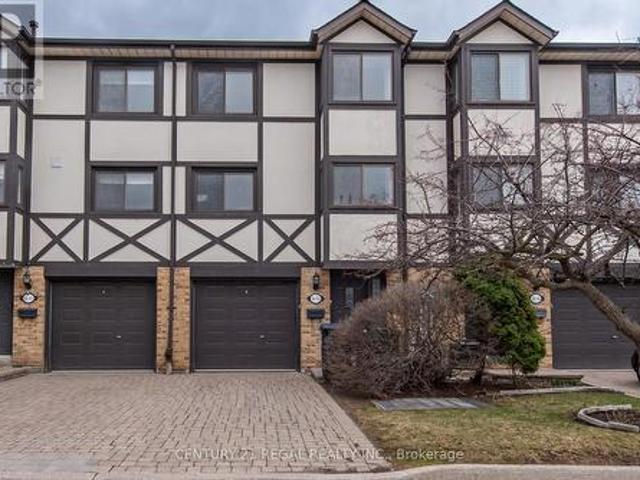 Townhouse for sale in Woburn, Ontario