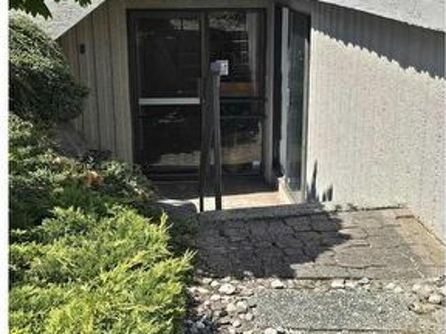 Commercial for rent in Sechelt, British Columbia