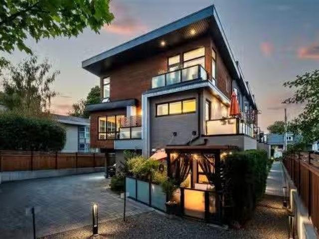 House for sale in Victoria, British Columbia