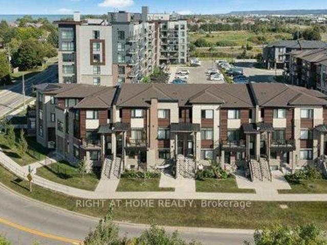 Townhouse for rent in Bayview, Hamilton