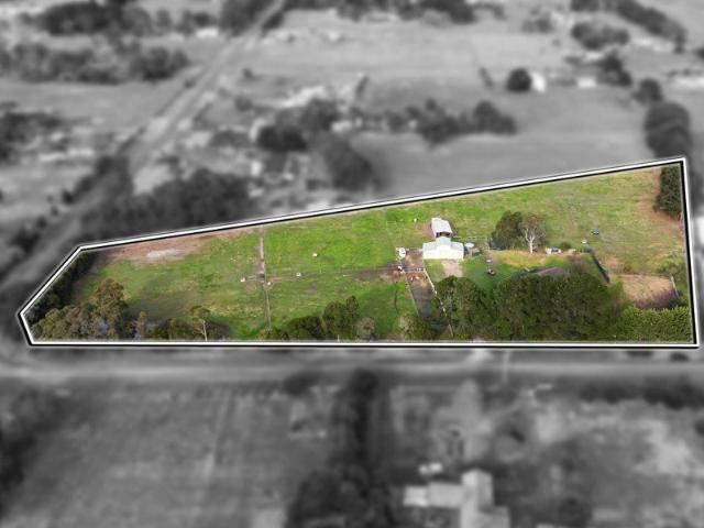 Cottage for sale in Hazelwood North, Victoria