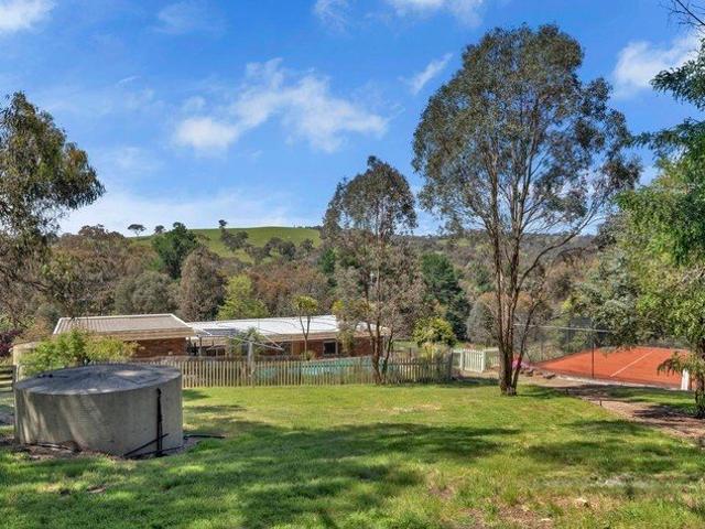 Cottage for sale in Kilmore East, Victoria