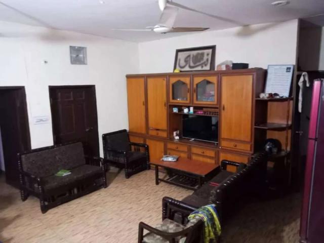 House for sale in عُمر بلاک, لاہور ڈویژن