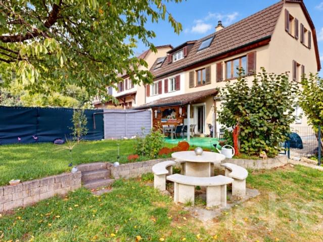 Reihenfamilienhaus kaufen in Zunzgen, Bezirk Sissach